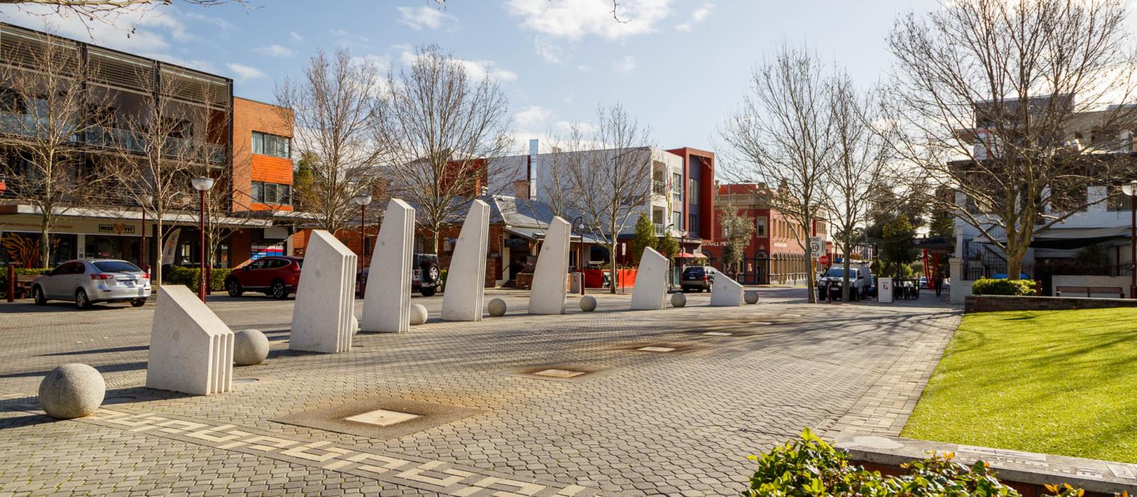 Plateia sculpture on lake street